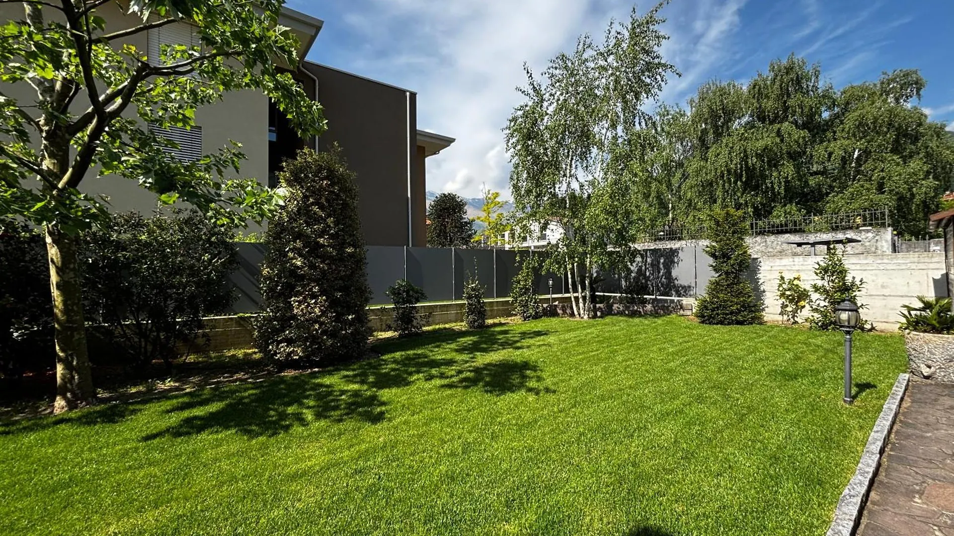 Garden'S Lodge - Larihome A79 Gravedona 0*,  Italy